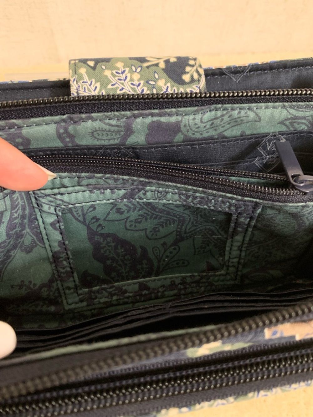 Vera Bradley Java Paisley Quilted Crossbody Wallet Navy Floral RFID Protection - Picture 6 of 10